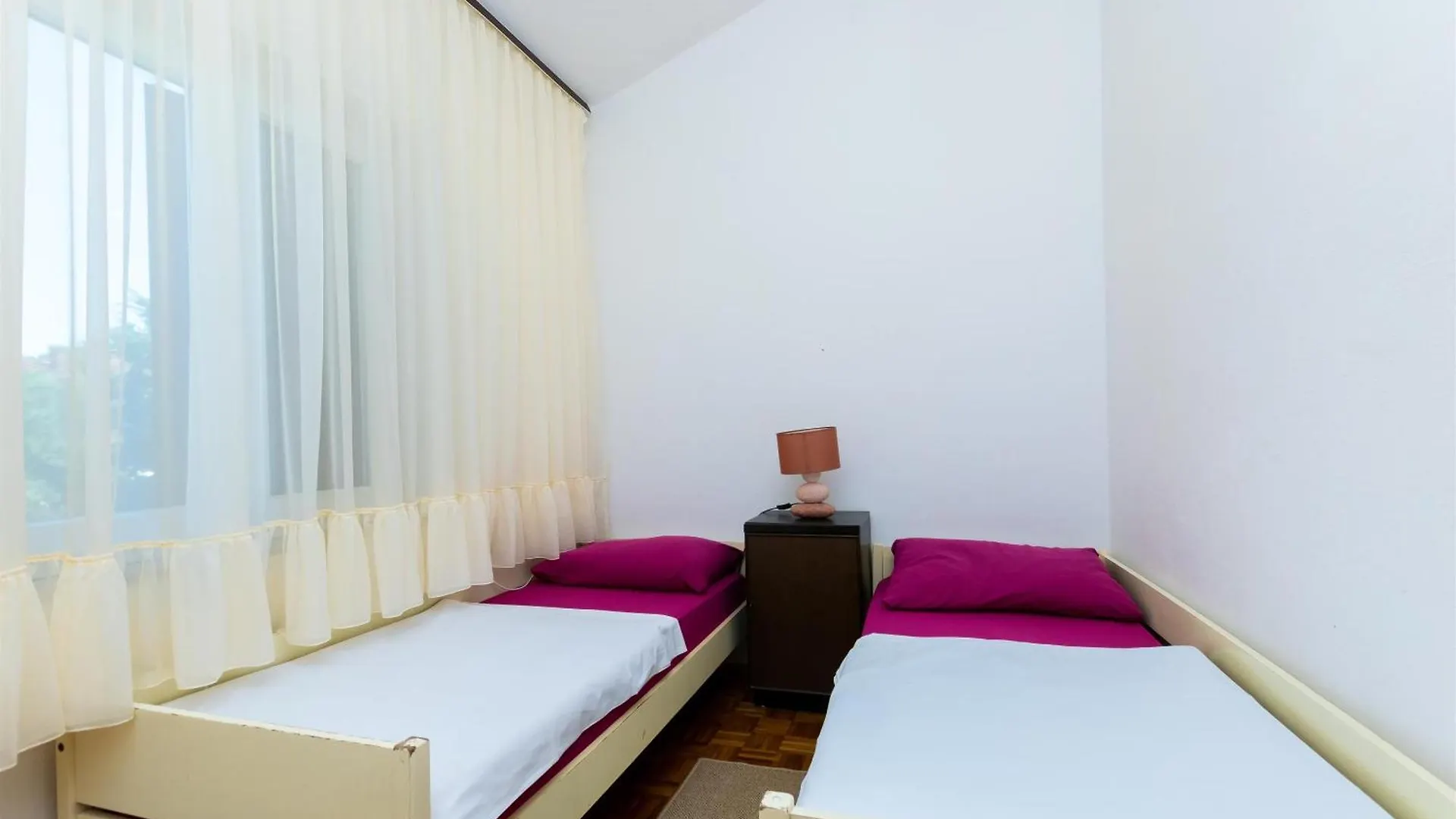 Apartment Vesna Pinezići